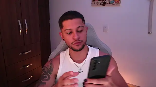 Snapshot of domsantiago_ chatting on 02.12.26 domsantiago online show from 02.12.26