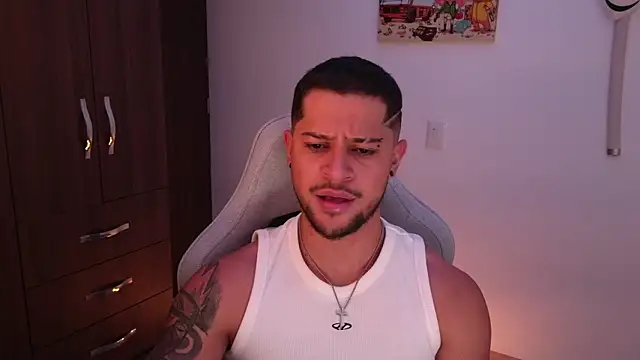 Snapshot of domsantiago_ chatting on 02.13.26 domsantiago online show from 02.13.26