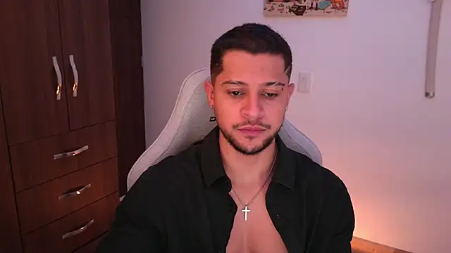 Snapshot of domsantiago_ chatting on 02.15.26 domsantiago online show from 02.15.26