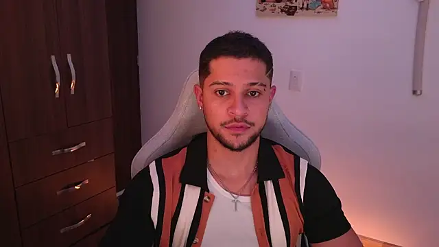 Snapshot of domsantiago_ chatting on 02.16.26 domsantiago online show from 02.16.26