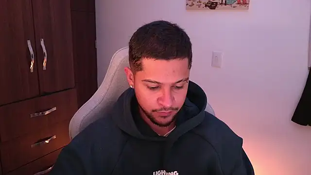 Snapshot of domsantiago_ chatting on 02.17.26 domsantiago online show from 02.17.26