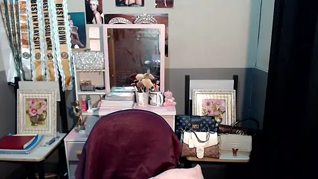 Snapshot of miya_khali chatting on 11.02.25 miya khali online show from 11.02.25