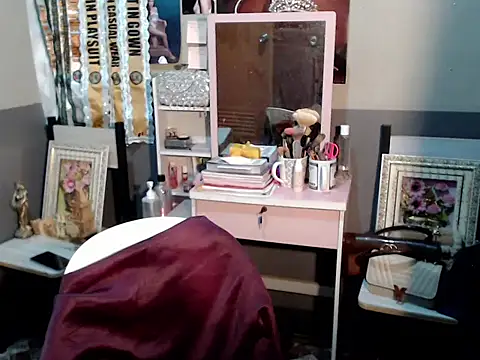 Snapshot of miya_khali chatting on 11.30.25 miya khali online show from 11.30.25