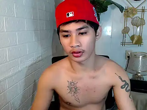Snapshot of asianhardcock25 chatting on 06.15.26 asianhardcock25 online show from 06.15.26