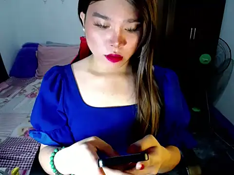 Urassiansweetcummer online show from 10.10.25