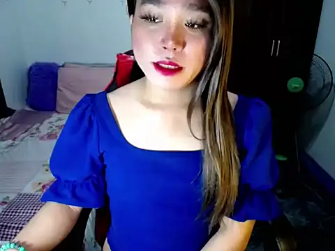 Urassiansweetcummer online show from 10.11.25