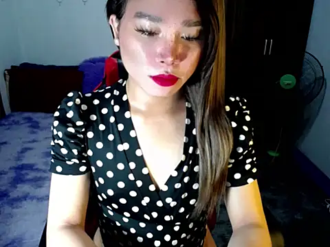 Urassiansweetcummer online show from 11.24.25