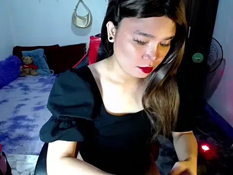 Urassiansweetcummer online show from 03.17.26