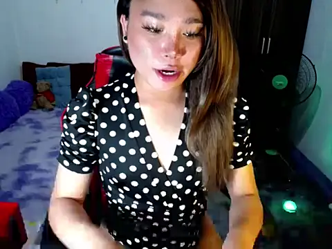 Urassiansweetcummer online show from 03.26.26