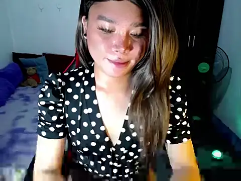 Urassiansweetcummer online show from 04.15.26