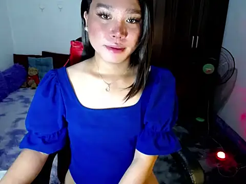 Snapshot of Urassiansweetcummer chatting on 04.23.26 Urassiansweetcummer online show from 04.23.26