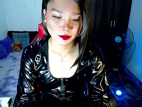 Snapshot of Urassiansweetcummer chatting on 05.05.26 Urassiansweetcummer online show from 05.05.26