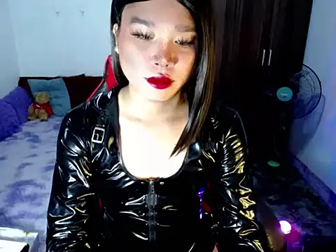 Snapshot of Urassiansweetcummer chatting on 05.07.26 Urassiansweetcummer online show from 05.07.26