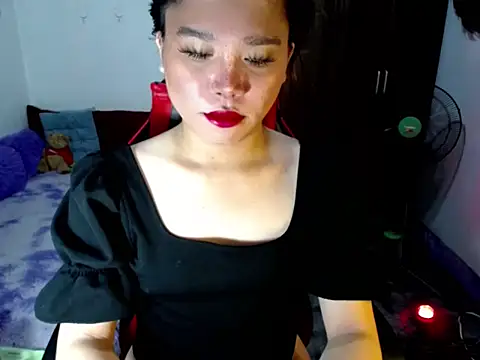 Snapshot of Urassiansweetcummer chatting on 05.12.26 Urassiansweetcummer online show from 05.12.26