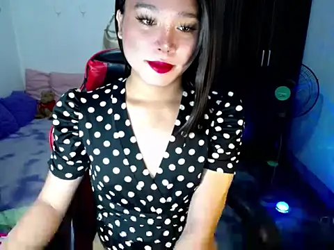 Snapshot of Urassiansweetcummer chatting on 06.16.26 Urassiansweetcummer online show from 06.16.26
