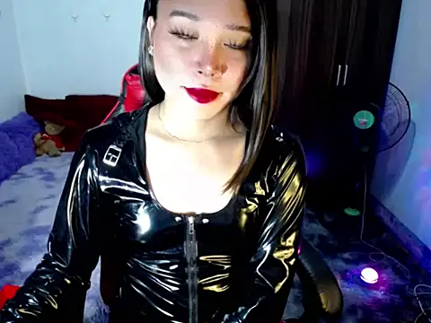 Snapshot of Urassiansweetcummer chatting on 06.27.26 Urassiansweetcummer online show from 06.27.26