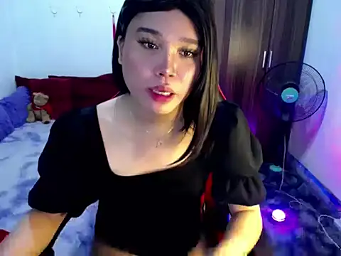 Snapshot of Urassiansweetcummer chatting on 07.13.26 Urassiansweetcummer online show from 07.13.26