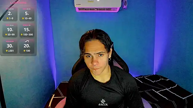 Snapshot of Maximiliano_scoott__ chatting on 09.18.25 Maximiliano scoott   online show from 09.18.25