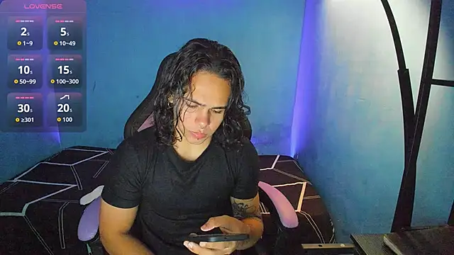 Snapshot of Maximiliano_scoott__ chatting on 10.15.25 Maximiliano scoott   online show from 10.15.25