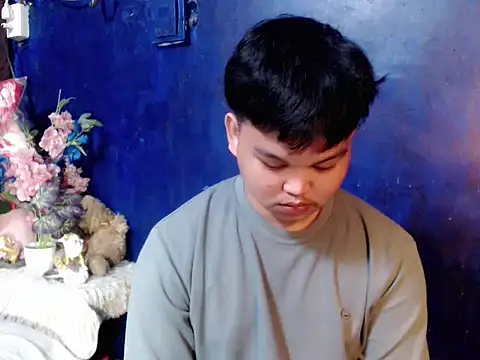 Snapshot of Reynelcock chatting on 04.18.26 Reynelcock online show from 04.18.26