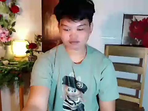 Snapshot of Reynelcock chatting on 07.16.26 Reynelcock online show from 07.16.26