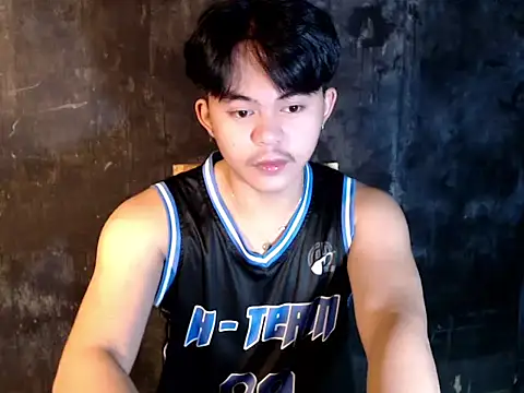 Snapshot of urguy_toshi chatting on 09.20.25 urguy toshi online show from 09.20.25