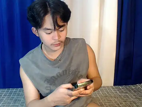 Snapshot of urguy_toshi chatting on 10.06.25 urguy toshi online show from 10.06.25