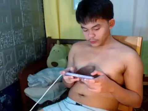 Snapshot of urguy_toshi chatting on 11.20.25 urguy toshi online show from 11.20.25