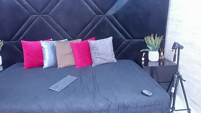 Dantzel  online show from 03.16.26