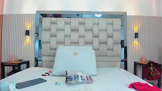 ikia lopez  online show from 09.30.25