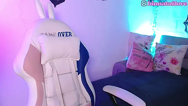 hinnata lovely online show from 10.20.25