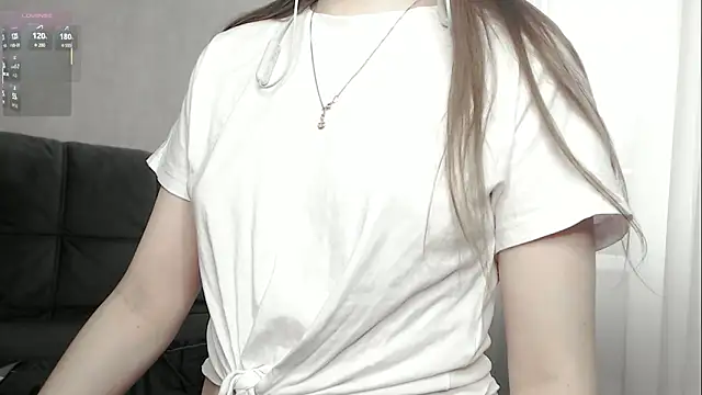 Snapshot of cute_elfy_ chatting on 10.23.25 cute elfy online show from 10.23.25
