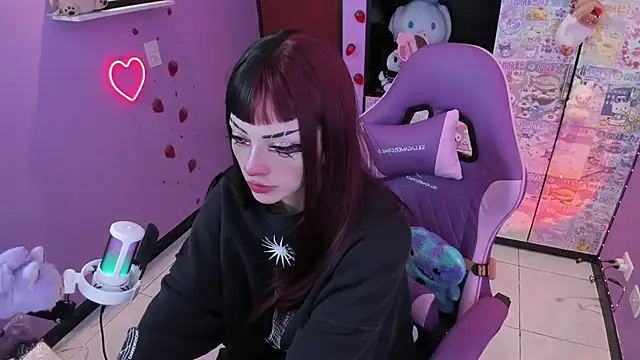 Snapshot of Vero_Osb_ chatting on 10.23.25 Vero Osb online show from 10.23.25