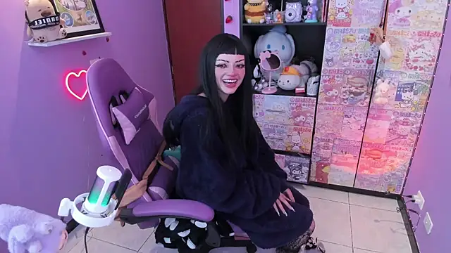 Snapshot of Vero_Osb_ chatting on 10.30.25 Vero Osb online show from 10.30.25