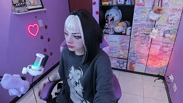 Snapshot of Vero_Osb_ chatting on 11.06.25 Vero Osb online show from 11.06.25