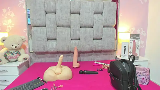 Wonderkloe  online show from 11.29.25