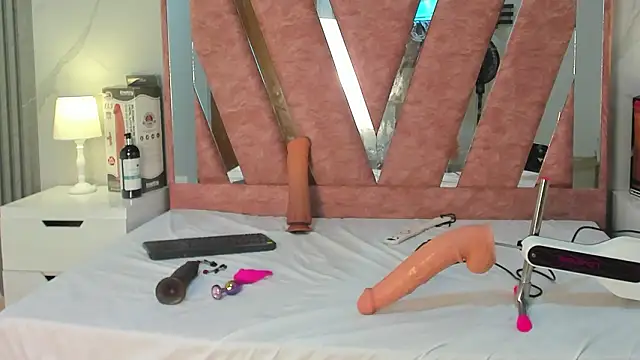 Wonderkloe  online show from 02.11.26