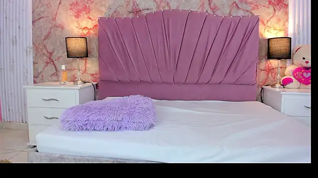 Wonderkloe  online show from 03.31.26