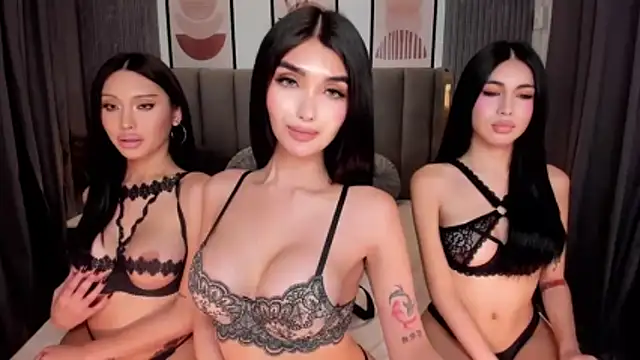 Snapshot of ScarletGreysonn chatting on 11.04.25 ScarletGreysonn online show from 11.04.25