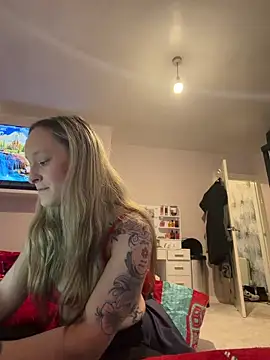 Snapshot of LucyRoseMae chatting on 02.02.26 LucyRoseMae online show from 02.02.26