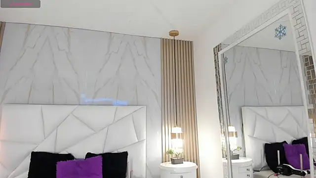 Snapshot of irinacollyn chatting on 09.19.25 irinacollyn online show from 09.19.25