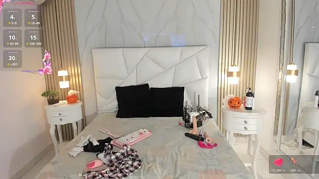 Snapshot of irinacollyn chatting on 10.17.25 irinacollyn online show from 10.17.25