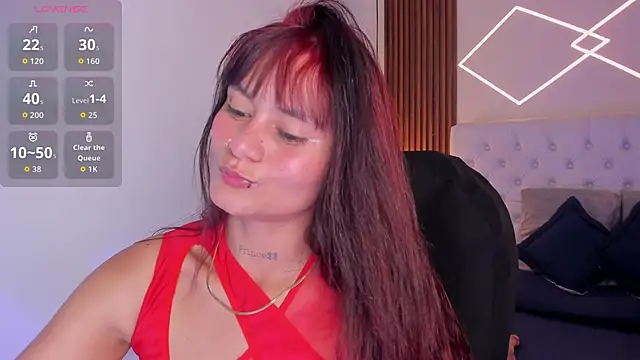 Snapshot of Miiaa_jones chatting on 04.24.26 Miiaa jones online show from 04.24.26