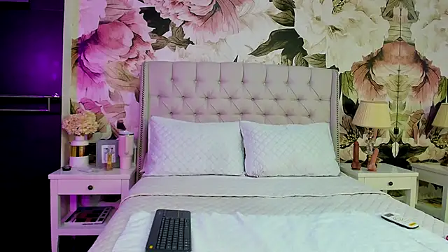 Snapshot of MaddyMay_ chatting on 10.04.25 MaddyMay  online show from 10.04.25