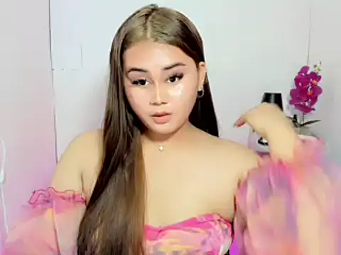 Snapshot of Ur_Goddes_Barbie chatting on 11.22.25 Ur Goddes Barbie online show from 11.22.25