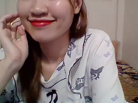 Snapshot of __Donna__ chatting on 10.25.25   Donna   online show from 10.25.25
