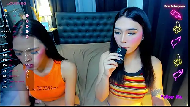 Snapshot of Kyliejennings chatting on 11.16.25 Kyliejennings online show from 11.16.25