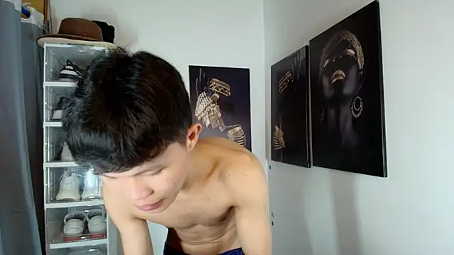 crazyasiantwink online show from 11.19.25