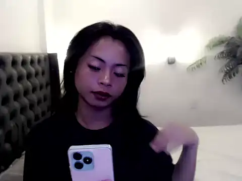 Snapshot of Menxie18 chatting on 04.15.26 Menxie18 online show from 04.15.26