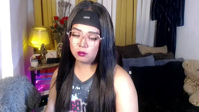 Snapshot of YourSweet-mich chatting on 05.10.26 YourSweet-mich online show from 05.10.26